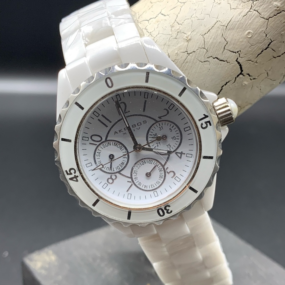 Akribos XXIV White Ceramic woman’s watch